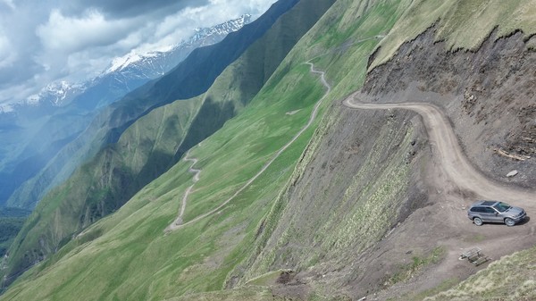 코카서스 산맥은 해발 4천미터 이상 봉우리가 7개 길이 1,200키로에 달하는 대 산맥이다.@뉴스코리아 박철호 특파원