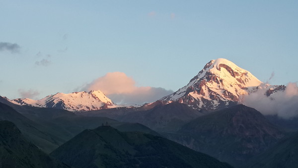 톨스토이가 매일 바라 보았던 마운틴 카즈벡(해발 5,047미터) @뉴스코리아 박철호 특파원