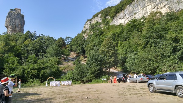 카치스 스베티 양쪽으로 계곡이 형성 되어 있다. @뉴스코리아 박철호 특파원