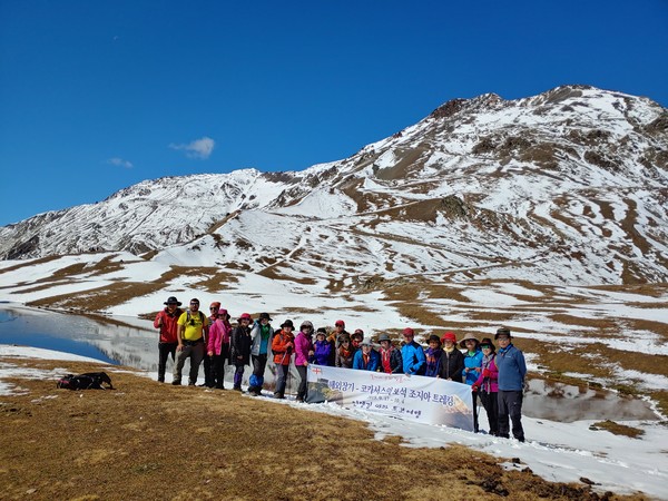 스바네티는 유럽인에게 인기가 많은 다양한 트래킹 코스들이 많이 있다 - 코롤디 호수 트래킹 @뉴스코리아 박철호 특파원