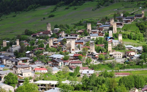 우쉬굴리 가는 길에서 만나는 차자시 마을 @뉴스코리아 박철호 특파원
