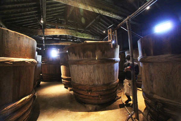 간장을 발효시키는 타루 @뉴스코리아 김양현 특파원