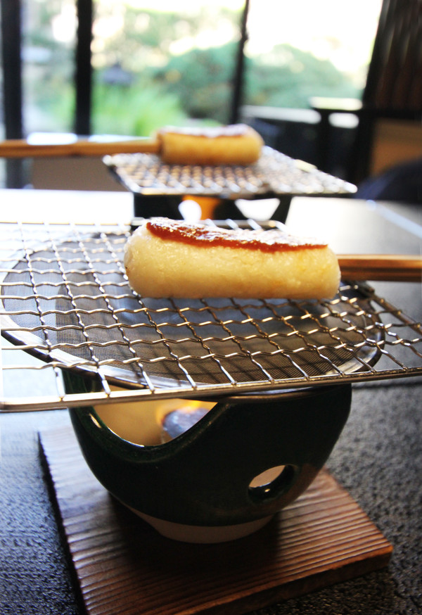 개인 화로에 굽는 きりたんぽ(키리탄포) @뉴스코리아 김양현 특파원