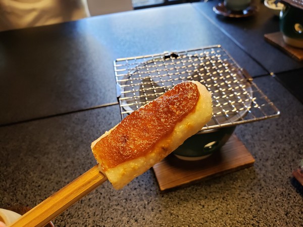 아키타현 발효 미소를 바른 키리탄포 @뉴스코리아 김양현 특파원