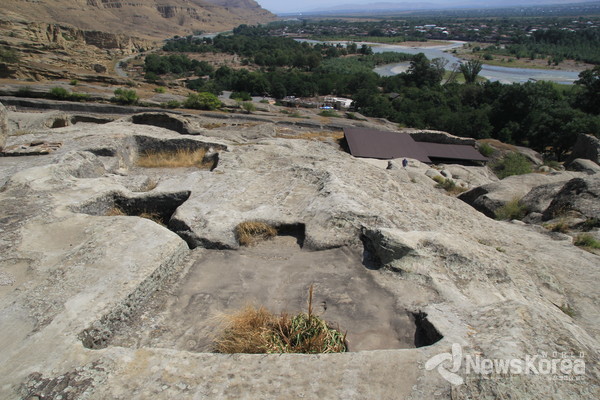 우플레스치케에 위치한 기원전 6세기 부터 포도를 밟아서 왕의 와인을 만들었던 왕의 와인 프레스 @뉴스코리아 박철호 특파원