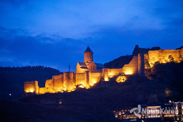 6세기 페르시아에 의해 건립된 나리칼리 성곽 코로나로 주요 관광지 였던 성곽 주변 올드 타운의 많은 상점들과 식당들이 문을 닫았다 @뉴스코리아 박철호 특파원