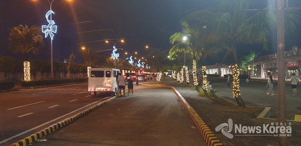 봉쇄령에 따라 이동하는 시민이 줄어든 마닐라 시내 @News Korea World 최신 특파원