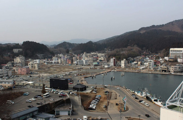 어선들이 들어서는 항구의 복구된 모습 @뉴스코리아 김양현 특파원