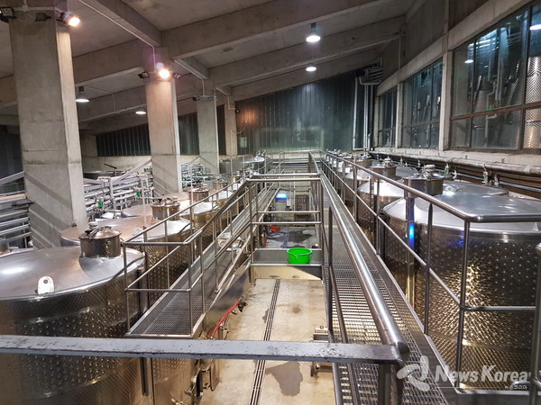 현대화 된 대형 와인 양조장 @뉴스코리아 박철호 특파원