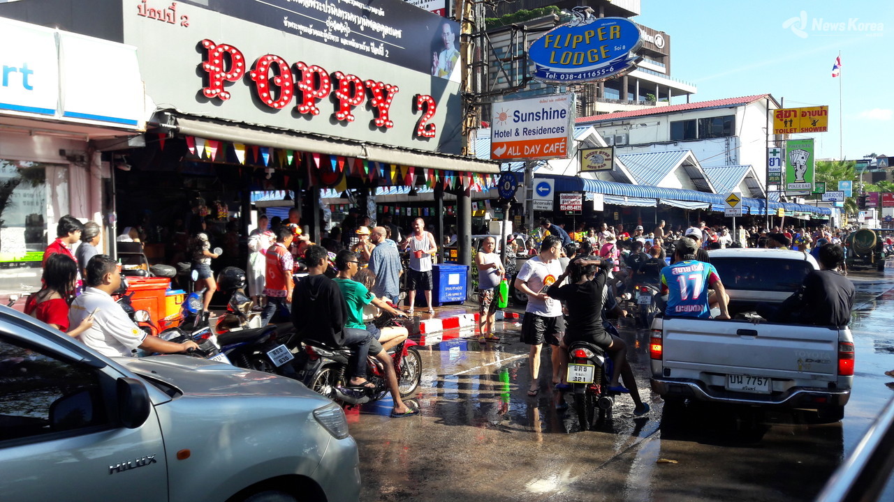 코로나 이전 태국 전역 떠들석 했던 송끄란 축제 현장