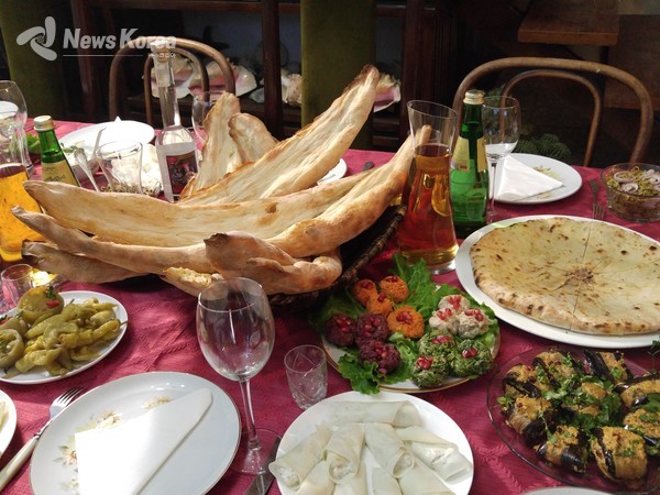 수프라 상 차림  @뉴스코리아 박철호 특파원