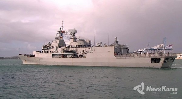 캐나다에서 업그레이드 작전 중인 뉴질랜드해군(RNZN) 함정(사진제공 = 위클리코리아) 재판매 및 DB 금지