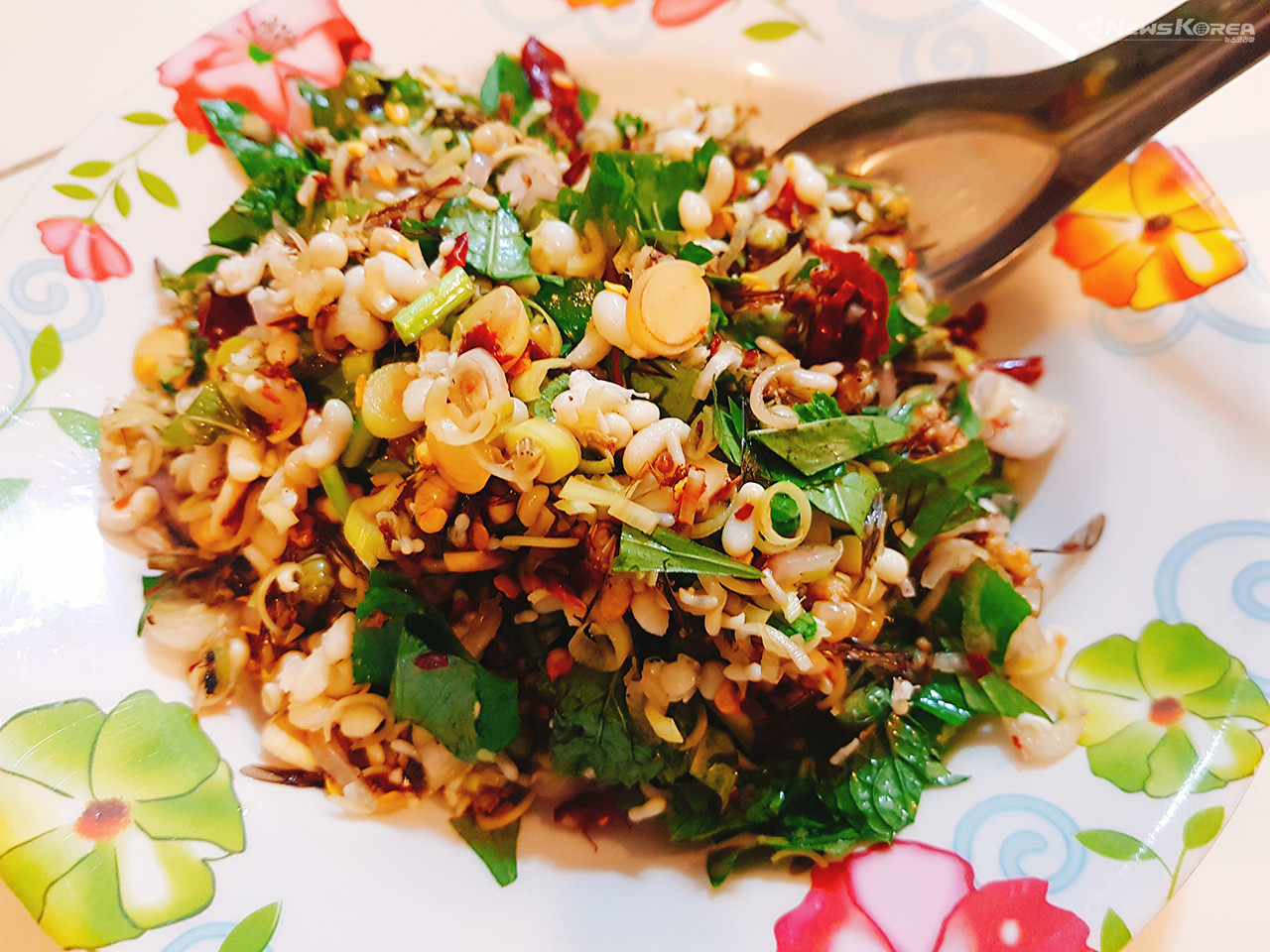 붉은개미알 샐러드 - 얌카이못댕 @뉴스코리아 김대민 특파원