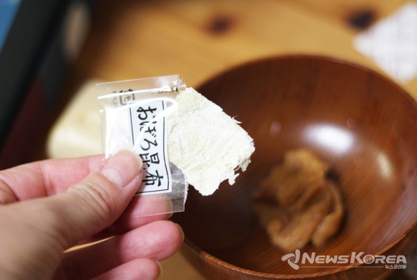 곱게 대패로 편을 뜬 다시마 @뉴스코리아 김양현 특파원