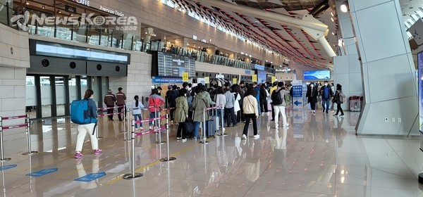 김포공항 오늘 오전 9시30분 @뉴스코리아 박범수 기자