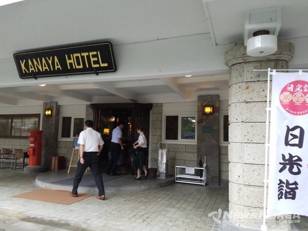 당시의 건물 그대로 천정이 낮으며 동조궁을 상장하는 조각 작품이 내부 곳곳에 있다. @뉴스코리아 김양현 특파원