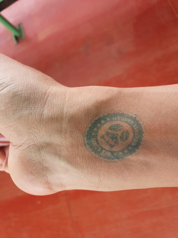 메린 커피 가든 이라고 찍힌 도장을 받은뒤 입장 가능하다. @뉴스코리아 이웅연 특파원 