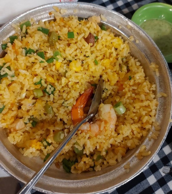 양푼에 한가득 나오는 꼬들한 볶음밥 @뉴스코리아 이웅연 특파원 