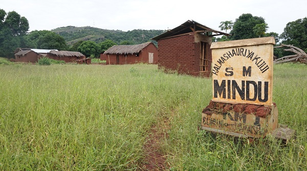 나카파냐에서 10km 떨어진 민두에서 초등학교를 다닌 팅가팅가 @갤러리 통큰