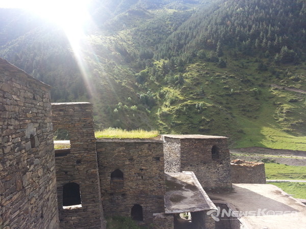 요새의 지붕들이 서로 연결 되어 있다 @뉴스코리아 박철호 특파원