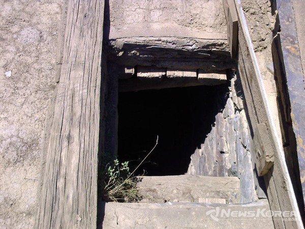 내부에서 외부로 이동하는 비밀 통로 @뉴스코리아 박철호 특파원