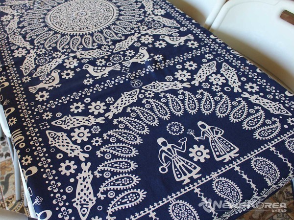 조지아 전통 문양의 수프라( 테이블 보) @뉴스코리아 박철호 특파원