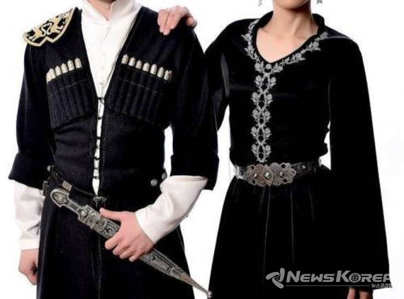 조지아 남녀 전통 의상 @뉴스코리아 박철호 특파원