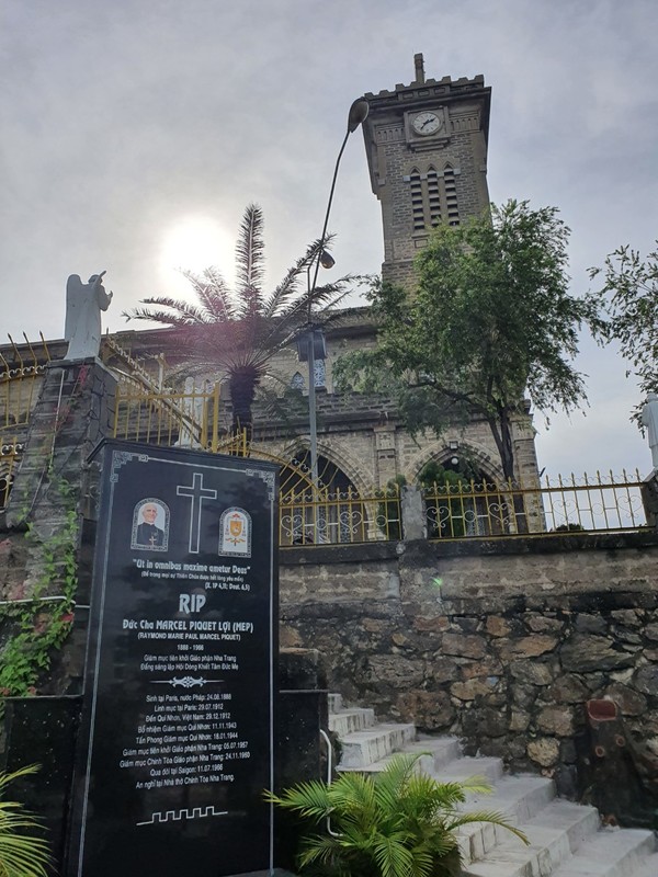 계단을 이용해야 성당위로 올라 갈수 있다. @뉴스코리아 이웅연 특파원 