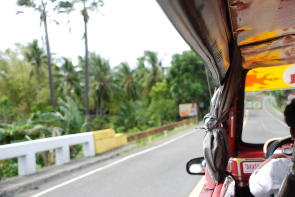 미아가오 성당으로 가는 지프니 안에서 @뉴스코리아 이학철 특파원