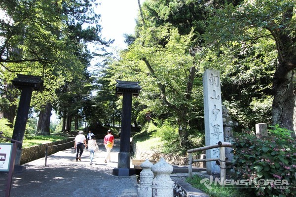 中尊寺(주손지)로 오르는 길 @뉴스코리아 김양현 특파원