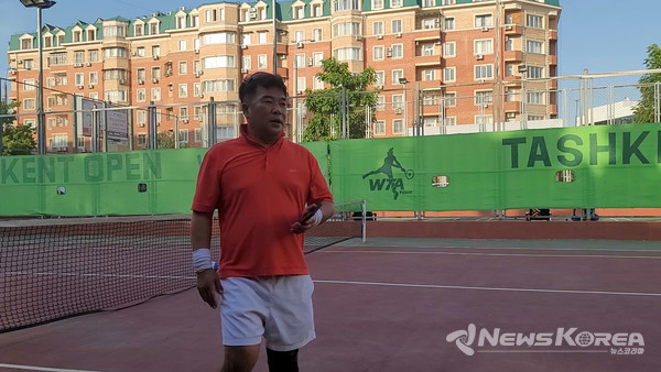 ▲인삿말을 하는 우즈베키스탄 한인회  강창석 회장 @뉴스코리아 신현권 특파원