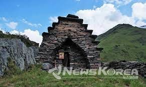 이콘을 숭배 했던 브로스칼로 외부에서 보면 작아 보이지만 내부는 직사각형으로 제법 넓다 @뉴스코리아 박철호 특파원