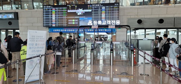 한산한 등록고객전용 출입구