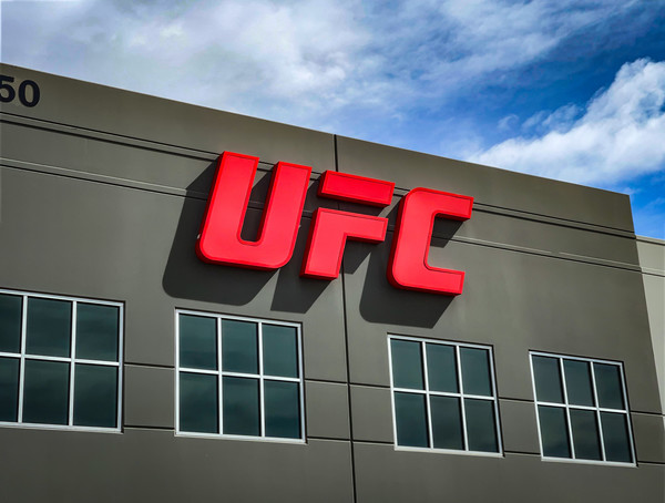 UFC APEX 건물안에서 많은 선수들이 비공개로 열심히 훈련중이다.