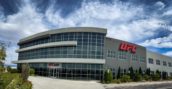 UFC APEX 건물안에서 많은 선수들이 비공개로 열심히 훈련중이다.