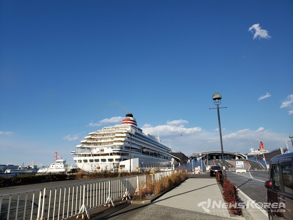 일본 국내 일주 크루즈 '닛폰마루'가 회항 한 요코하마 여객 터미널@뉴스코리아 김양현 특파원