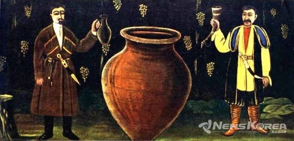 계란 모양에 조지아 전통 와인 저장 항아리 '크베부리"와 수프라 @뉴스코리아  박철호 특파원