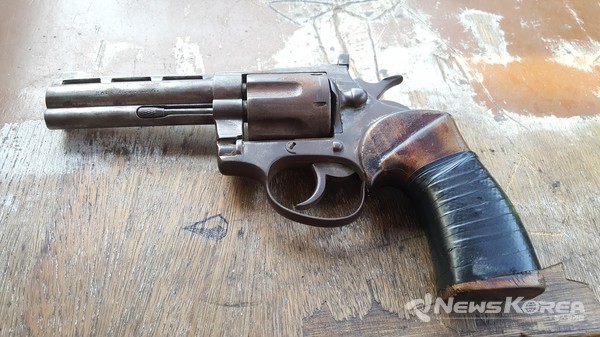 필리핀 당국이 교도소를 불시 검문하여 불법 총기 등을 적발했다. @뉴스코리아 DB