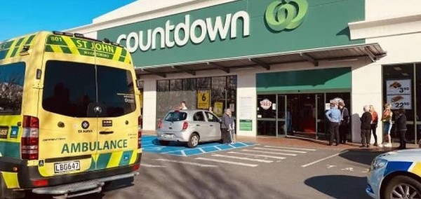 묻지마 칼부림 사건이 일어난 더니든의 대형 슈퍼마켓인 카운트다운 @위클리코리아