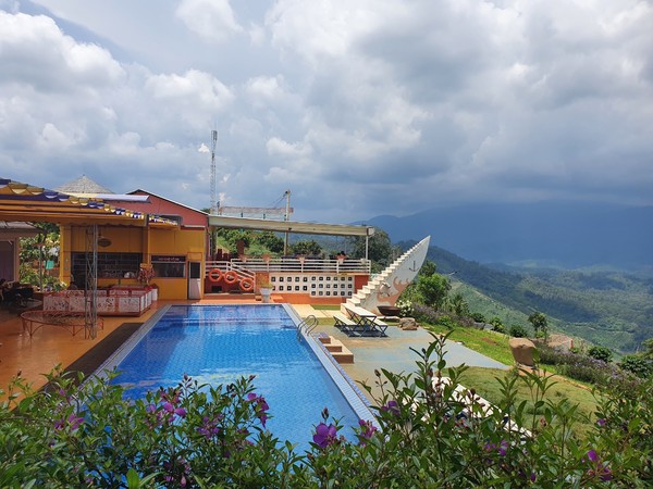 시원하게 수영도 하고 싶은데 기자는 수영복을 준비 못해 아쉬웠었다. @뉴스코리아 이웅연 특파원 