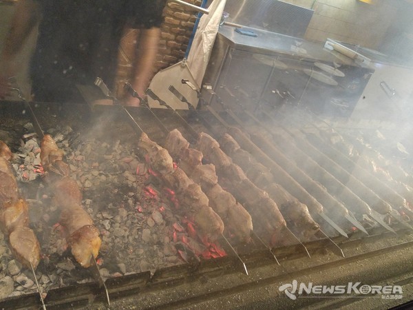 수프라의 하이라이트 츠와디(바비큐) @뉴스코리아 박철호 특파원