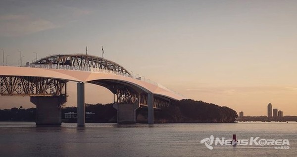 하버브릿지 옆에 별도의 교량을 세울 계획 (@사진제공 = 위클리코리아)