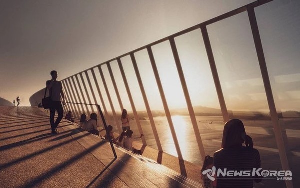 자전거는 물론, 도보로도 건널 수 있도록 계획 중이다 (@사진제공 = 위클리코리아).