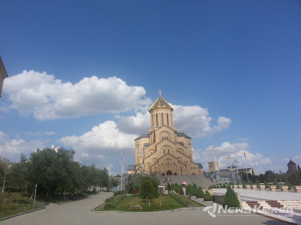 세계 정교회중 2번째로 큰 조지아 정교회 대표 교회 트빌리시 성 삼위일체 (츠민다 사메바) 교회 @뉴스코리아 박철호 특파원