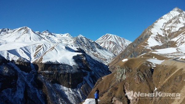 코카서스 최고의 드라이브 코스인 조지아에 카즈벡 가는 길 @뉴스코리아 박철호 특파원