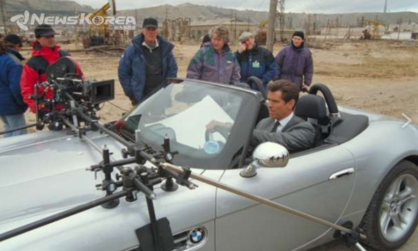 007 영화 언리미티드 촬영당시에 BMW 차량과 피어슨 브르스너 @뉴스코리아 박철호 특파원