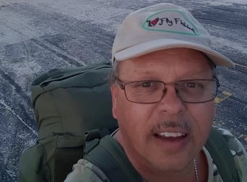 가족들과 18개월 동안 떨어져 지낸 크렉 헌(사진제공 = 위클리코리아)