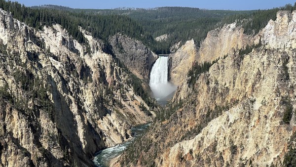 어떻게 이런 협곡이 폭포 이후에 생성 되었을까? 의문과 답은 상상력을 자극한다. @뉴스코리아 문성원 특파원