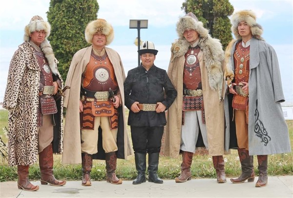 ▲사진 : 키르기스스탄 전통 무사를 재현한 사람들  @뉴스코리아 맘라리예바 아이다 통신원