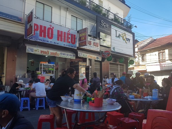 쌀국수집은 이른시간부터 손님들이 북적인다. @뉴스코리아 이웅연 특파원 